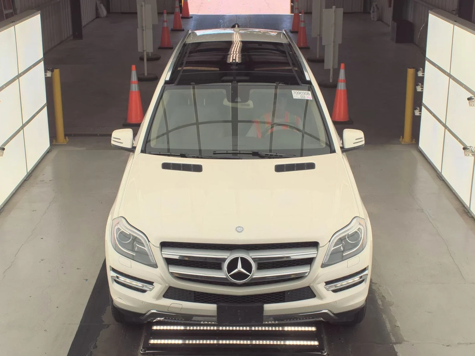 Mercedes-Benz GL 350 Дизел* 360* AUTOPARK* keyless* Blindspot* Multibea - изображение 2