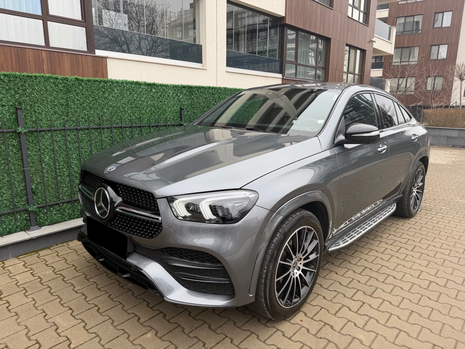 Mercedes-Benz GLE 400 AMG 400d 4MATIC Coupe / ФАБРИЧНА ГАРАНЦИЯ / ЛИЗИНГ - изображение 2