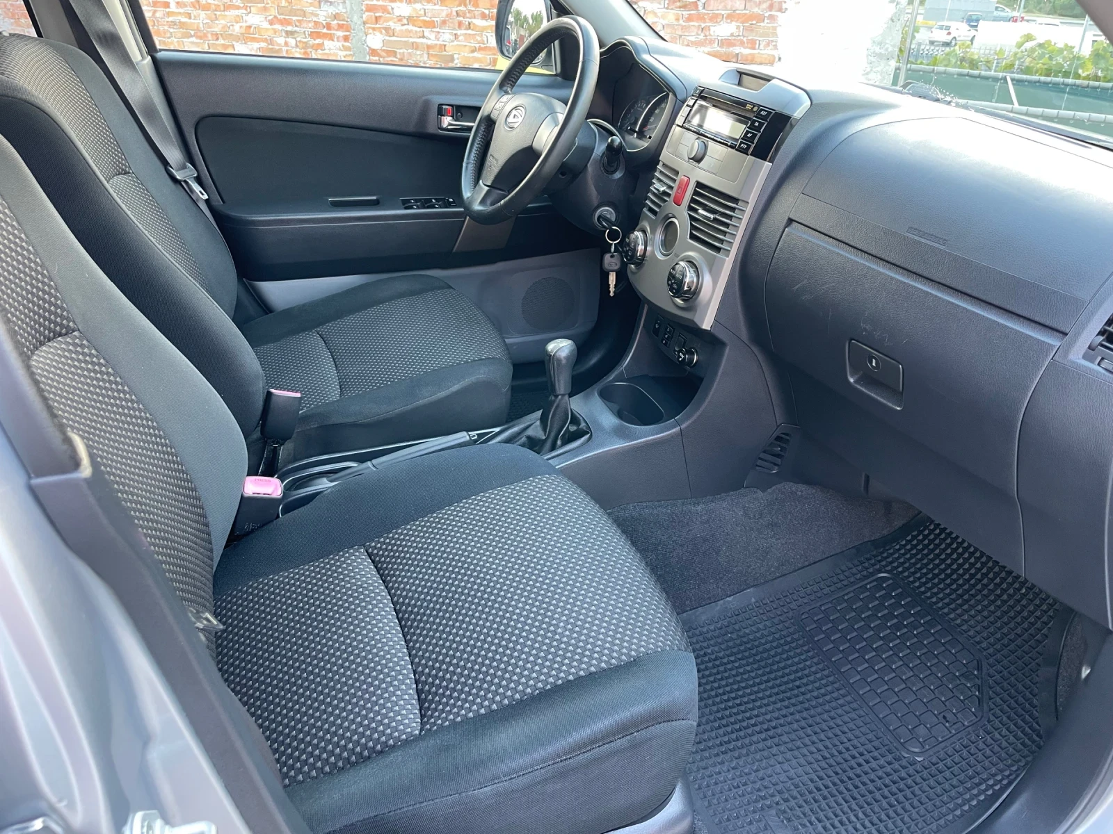 Daihatsu Terios 1.5//4x4//FACE//ГАЗ, снимка 15 - Автомобили и джипове - 55583369