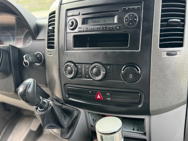 VW Crafter, снимка 9 - Бусове и автобуси - 52564507