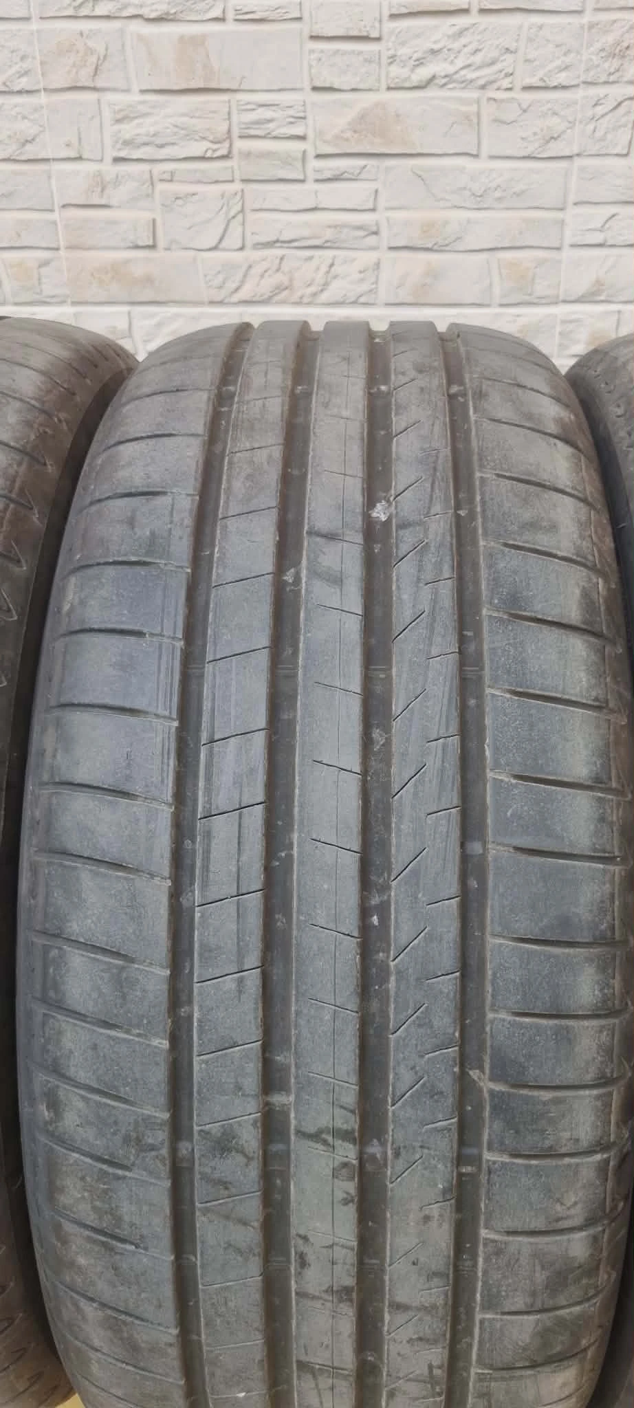 Гуми Летни 255/50R20, снимка 2 - Гуми и джанти - 54702264