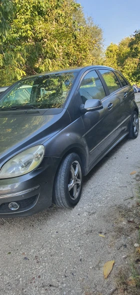 Mercedes-Benz B 200 Лек автомобил, снимка 2