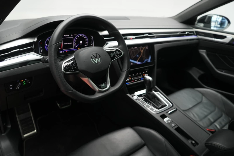 VW Arteon R-Line* 4Motion* Panorama* 360* H&K* Memory, снимка 11 - Автомобили и джипове - 48269613