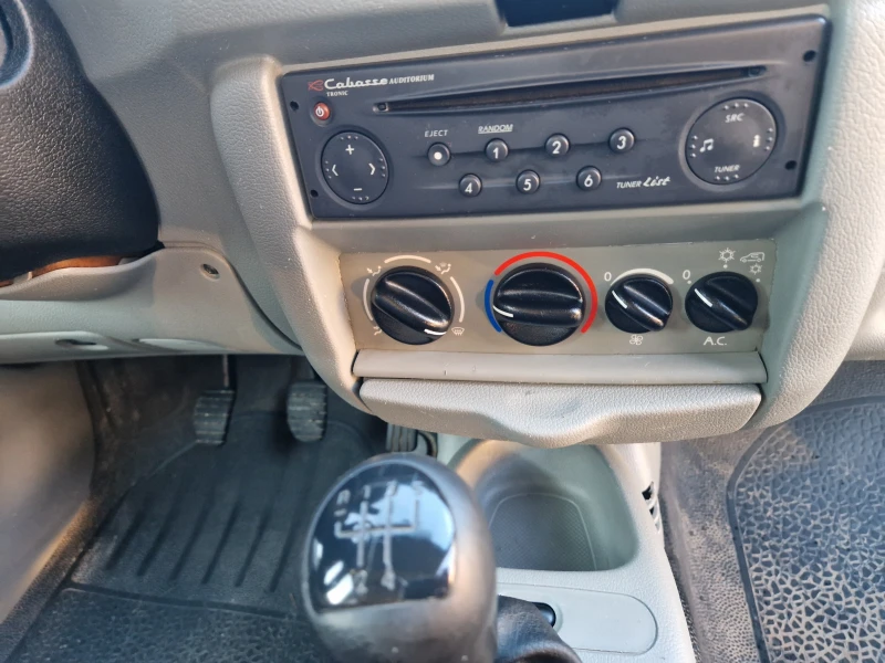 Renault Kangoo 4x4, снимка 12 - Автомобили и джипове - 48561448