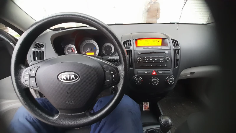 Kia Pro ceed 1.4, снимка 6 - Автомобили и джипове - 48638572