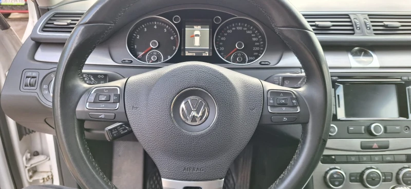 VW Passat, снимка 12 - Автомобили и джипове - 48970782