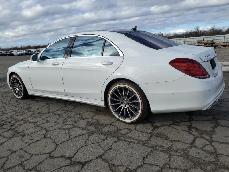 Mercedes-Benz S 550 Минимална щета, снимка 4 - Автомобили и джипове - 49225475