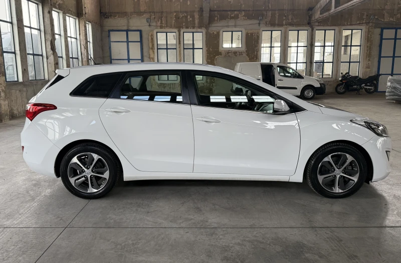 Hyundai I30 1.6CRDI EURO6;FACELIFT;NAVI;TUV, снимка 4 - Автомобили и джипове - 49263993