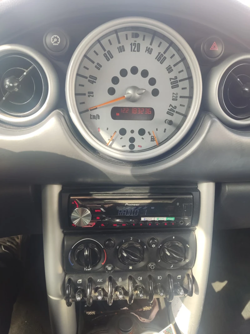 Mini One, снимка 6 - Автомобили и джипове - 52344635