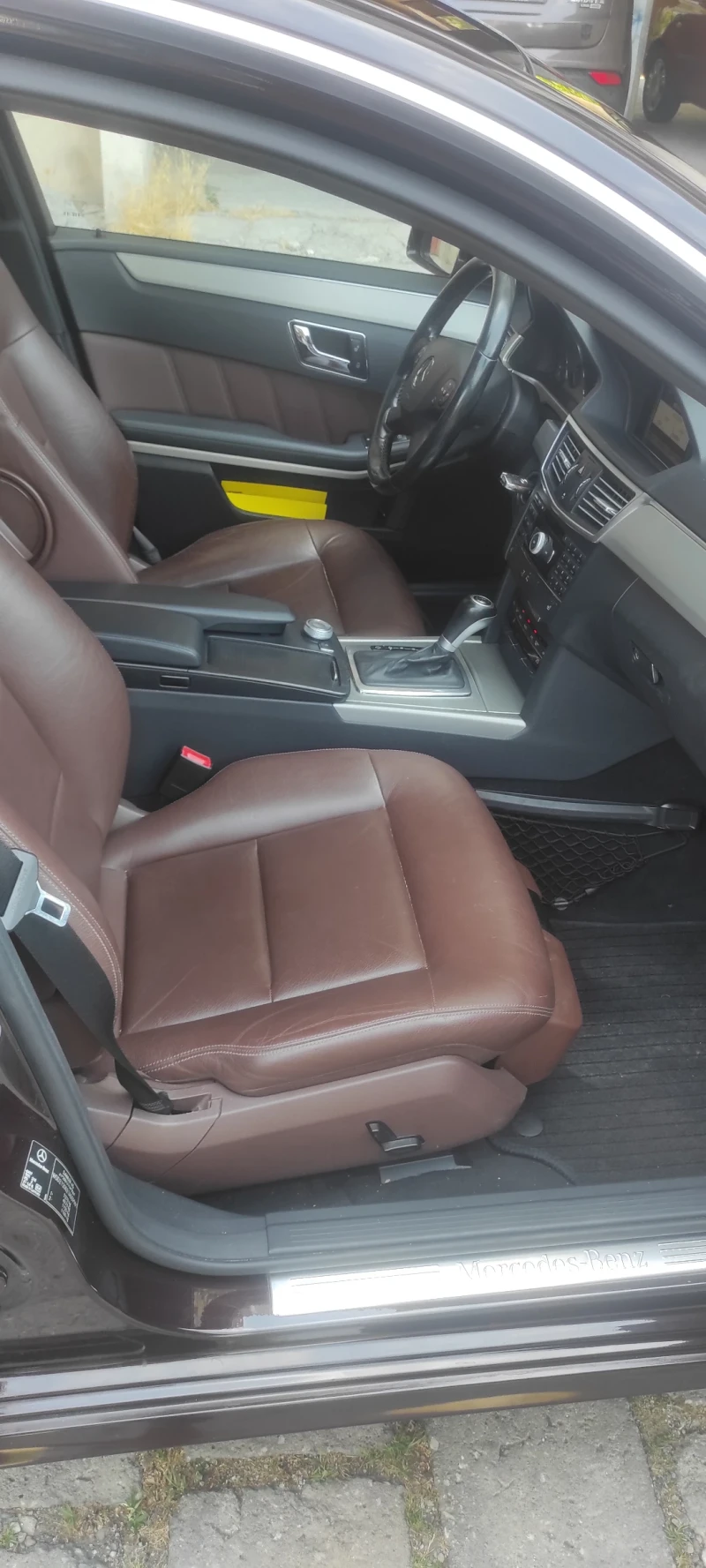 Mercedes-Benz E 220 Топ! Avantgarde, би- ксенон, кожа, подгрев , снимка 10 - Автомобили и джипове - 51086087