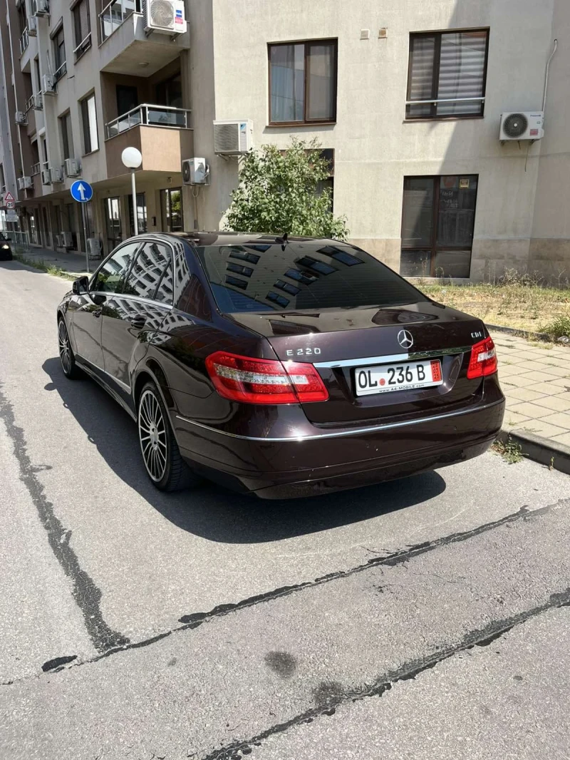 Mercedes-Benz E 220 Топ! Avantgarde, би- ксенон, кожа, подгрев , снимка 6 - Автомобили и джипове - 51086087