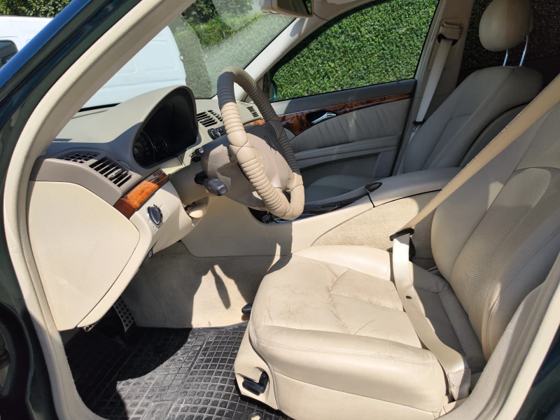 Mercedes-Benz E 240 Е 240 4 MATIC-LPG, снимка 7 - Автомобили и джипове - 51641894