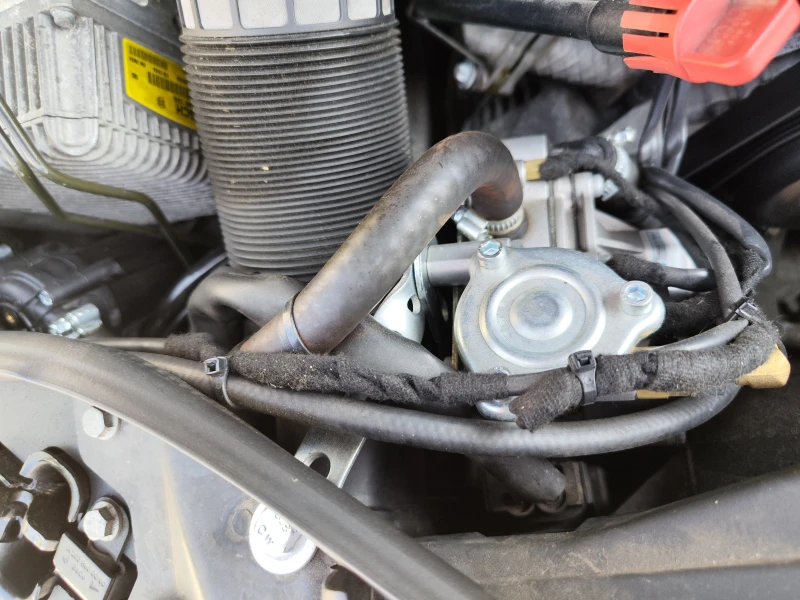 Mercedes-Benz E 240 Е 240 4 MATIC-LPG, снимка 11 - Автомобили и джипове - 51641894