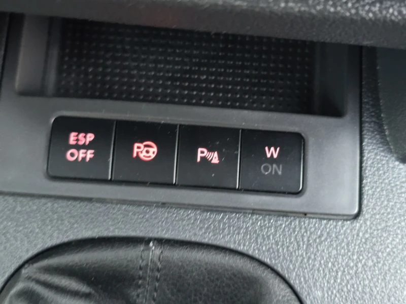 VW Touran 2.0TDi/170КС/6+ 1/High-Lein/ХСЕНОН /НАВИ/ФУЛЛ, снимка 17 - Автомобили и джипове - 52775971