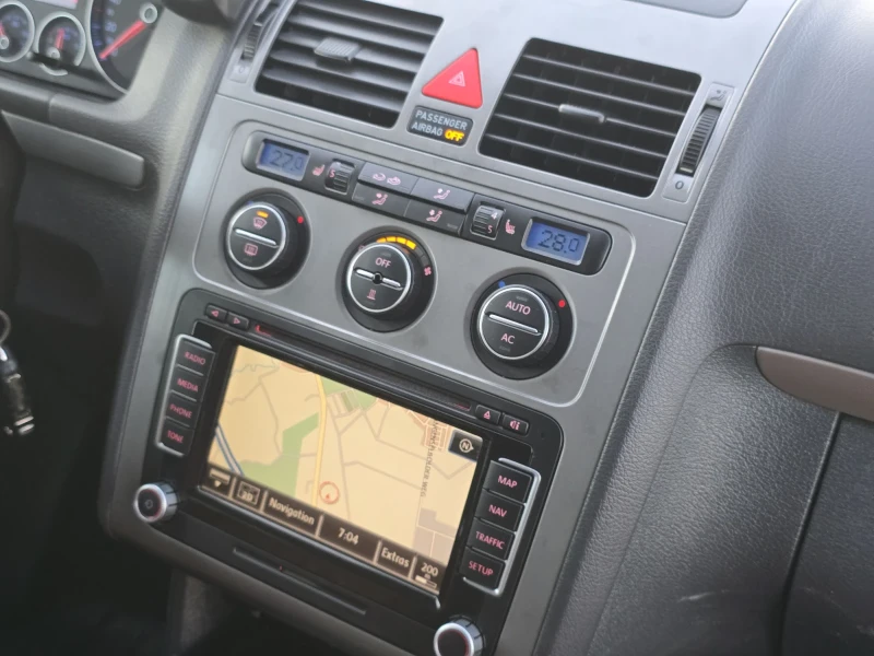 VW Touran 2.0TDi/170КС/6+ 1/High-Lein/ХСЕНОН /НАВИ/ФУЛЛ, снимка 15 - Автомобили и джипове - 52775971