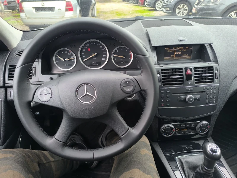 Mercedes-Benz C 220 6sk. Sedan, снимка 9 - Автомобили и джипове - 52903777