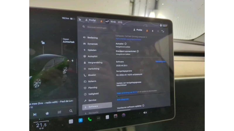 Tesla Model Y Standard Range, снимка 16 - Автомобили и джипове - 53266114