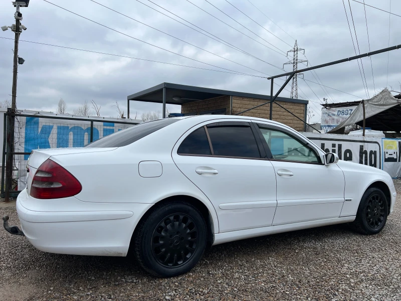Mercedes-Benz E 220 220 CDI AUT/ТЕГЛИЧ/СЕДАН, снимка 4 - Автомобили и джипове - 53328255