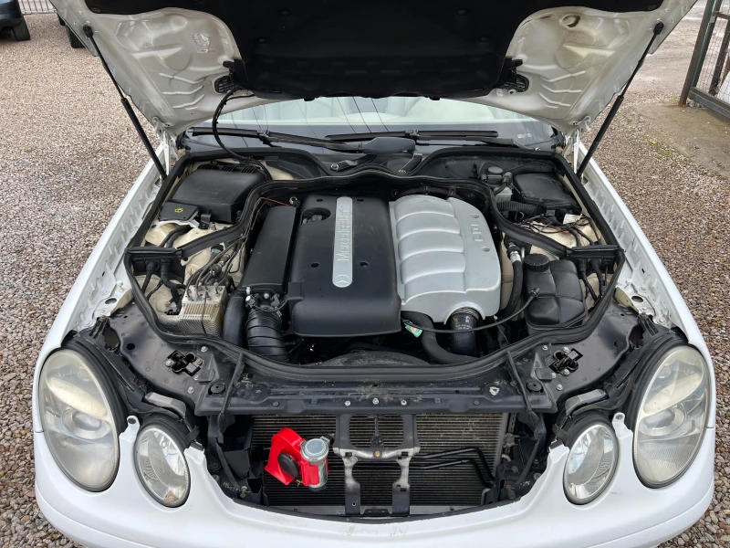 Mercedes-Benz E 220 220 CDI AUT/ТЕГЛИЧ/СЕДАН, снимка 17 - Автомобили и джипове - 53328255