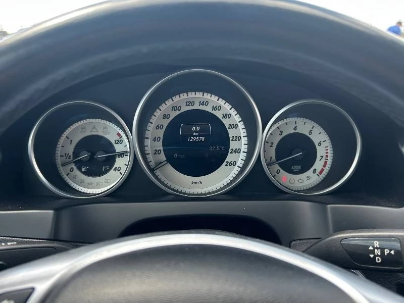 Mercedes-Benz E 400 * 4MATIC * 360 * 2 КЛЮЧА * ОПЦИЯ ЗА ФИНАНСИРАНЕ, снимка 8 - Автомобили и джипове - 55223314