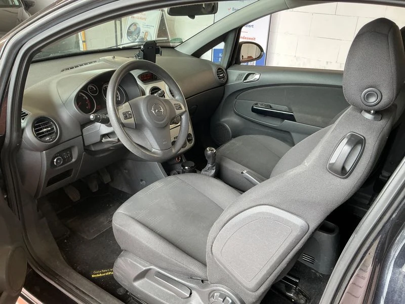 Opel Corsa Corsa 1.2 Edition, снимка 3 - Автомобили и джипове - 55387583