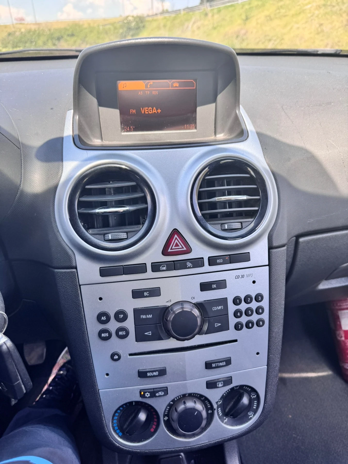 Opel Corsa 1.3cdti Euro5 - изображение 3