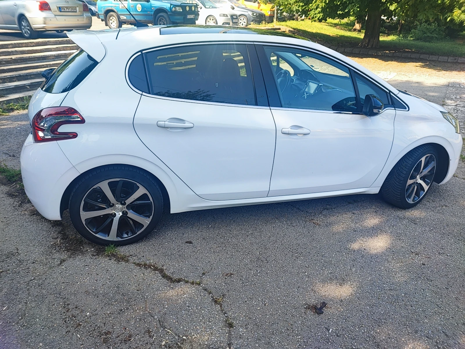 Peugeot 208 Allure  - изображение 8