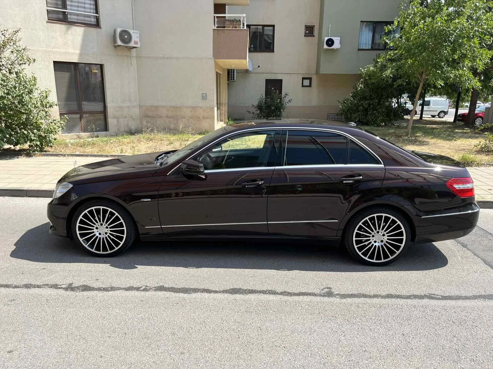 Mercedes-Benz E 220 Топ! Avantgarde, би- ксенон, кожа, подгрев  - изображение 5