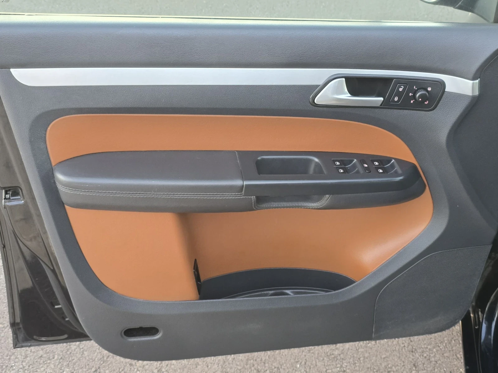 VW Touran 2.0TDi/170КС/6+ 1/High-Lein/ХСЕНОН /НАВИ/ФУЛЛ - изображение 8