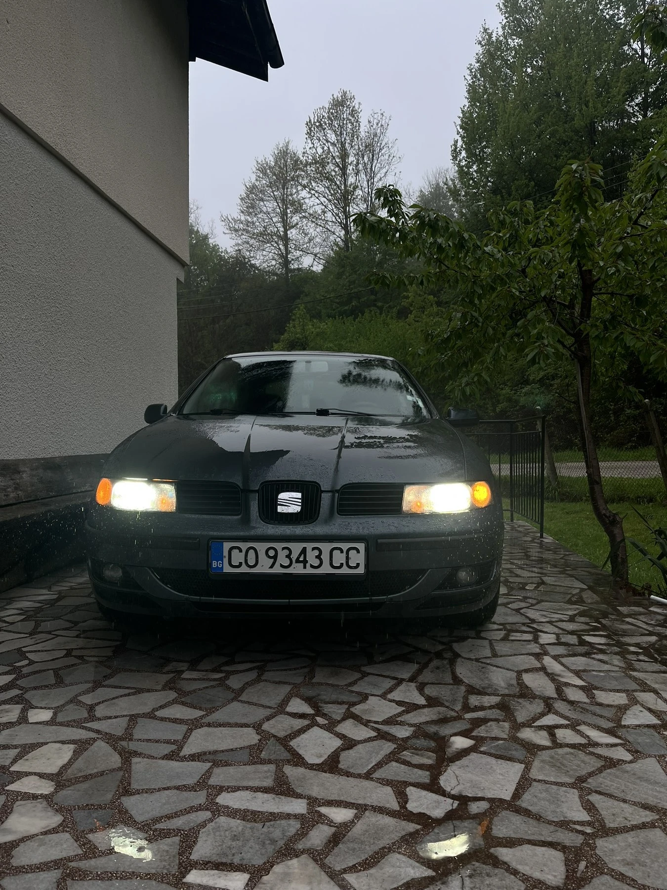 Seat Leon 1.9 TDI, снимка 16 - Автомобили и джипове - 53884536