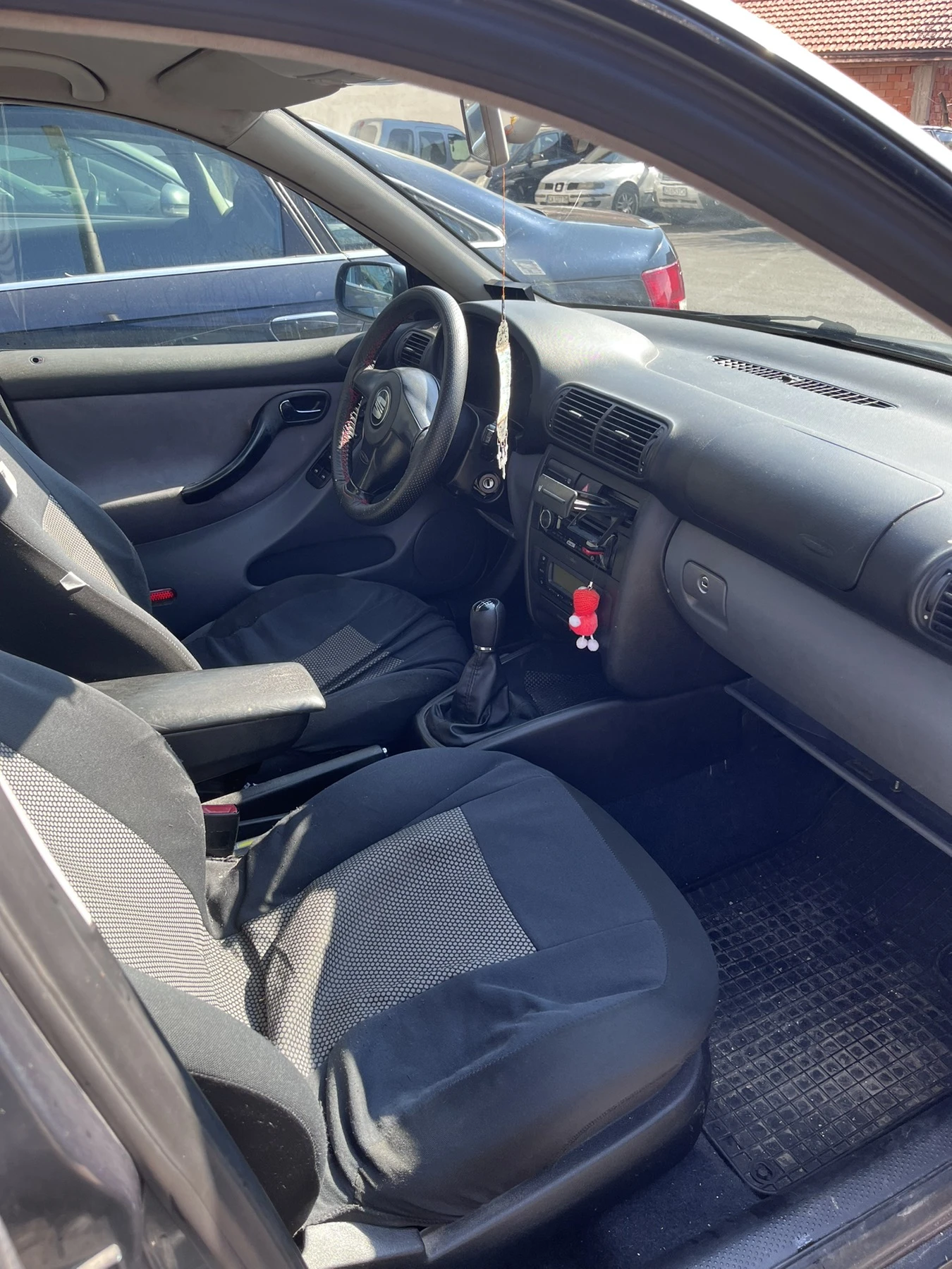 Seat Leon 1.9 TDI, снимка 9 - Автомобили и джипове - 53884536