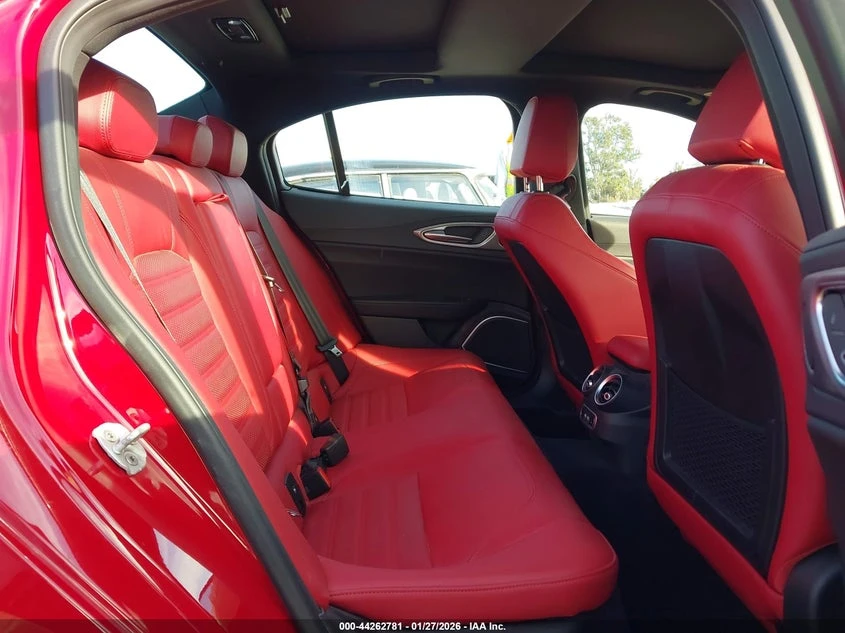 Alfa Romeo Giulia 2023 ALFA ROMEO GIULIA VELOCE RWD, снимка 11 - Автомобили и джипове - 54162491