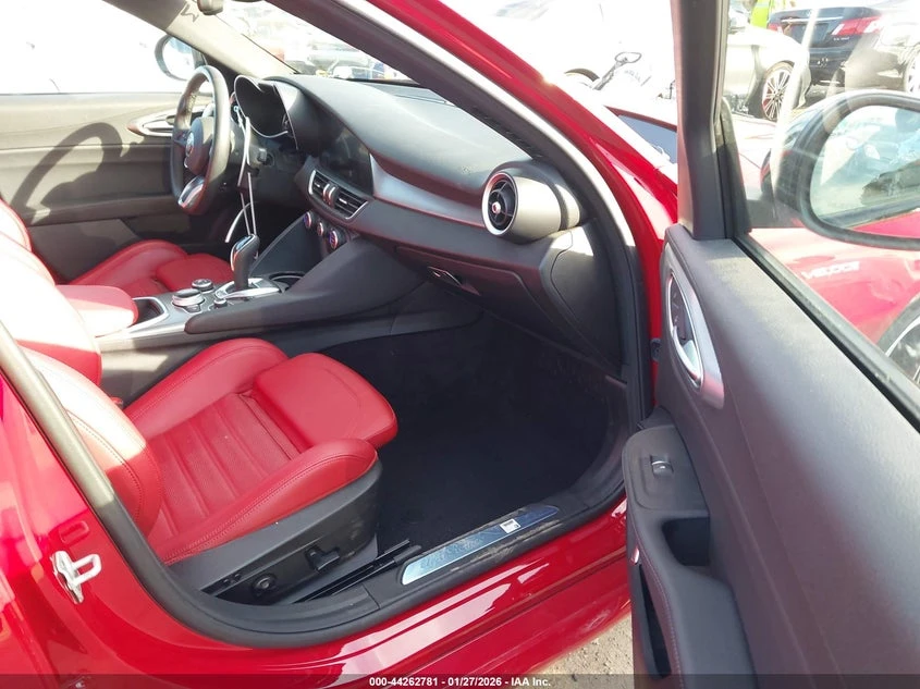 Alfa Romeo Giulia 2023 ALFA ROMEO GIULIA VELOCE RWD, снимка 10 - Автомобили и джипове - 54162491