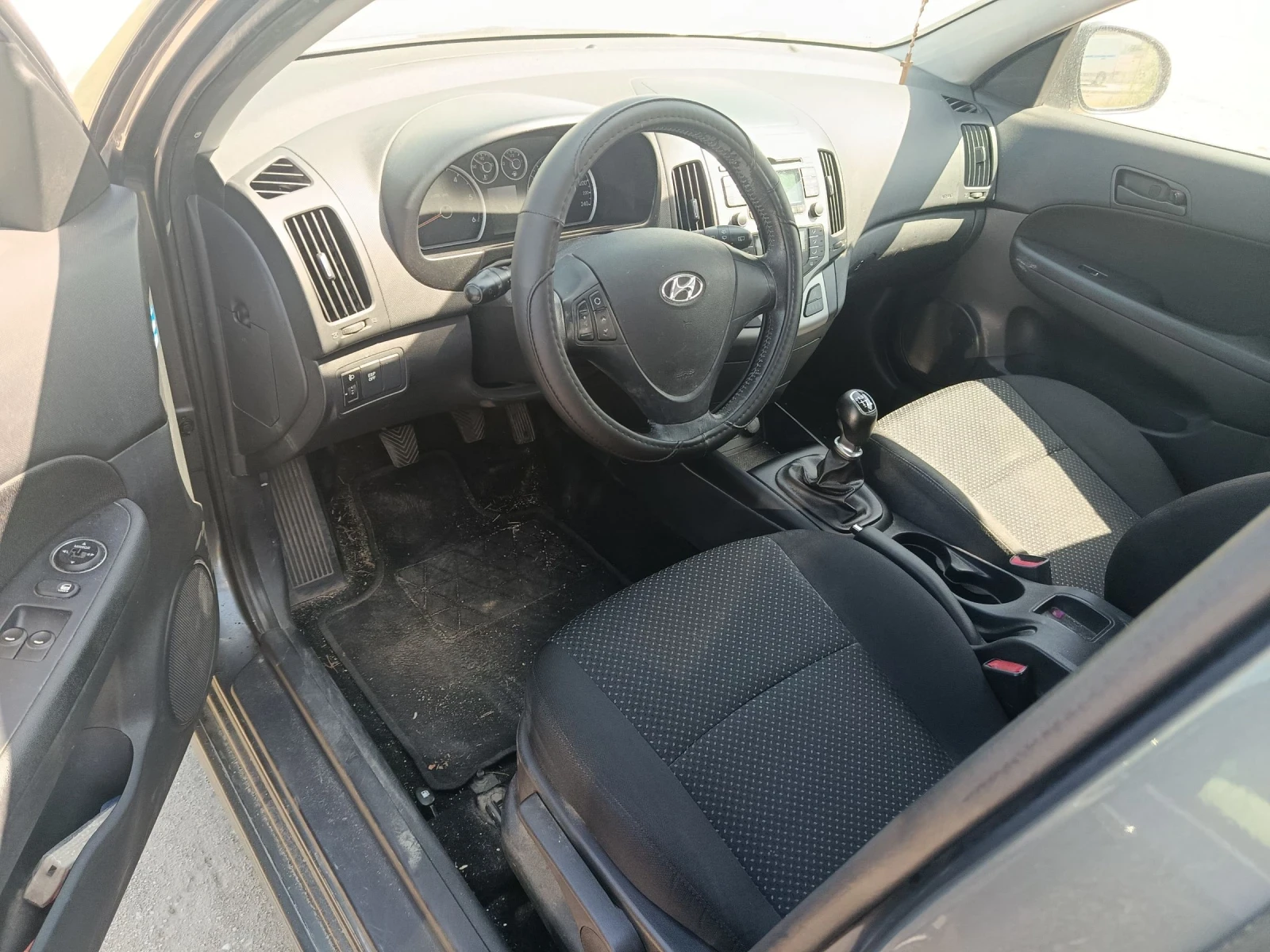 Hyundai I30 1.6 ����� 2010 � | Mobile.bg � ����������� 10