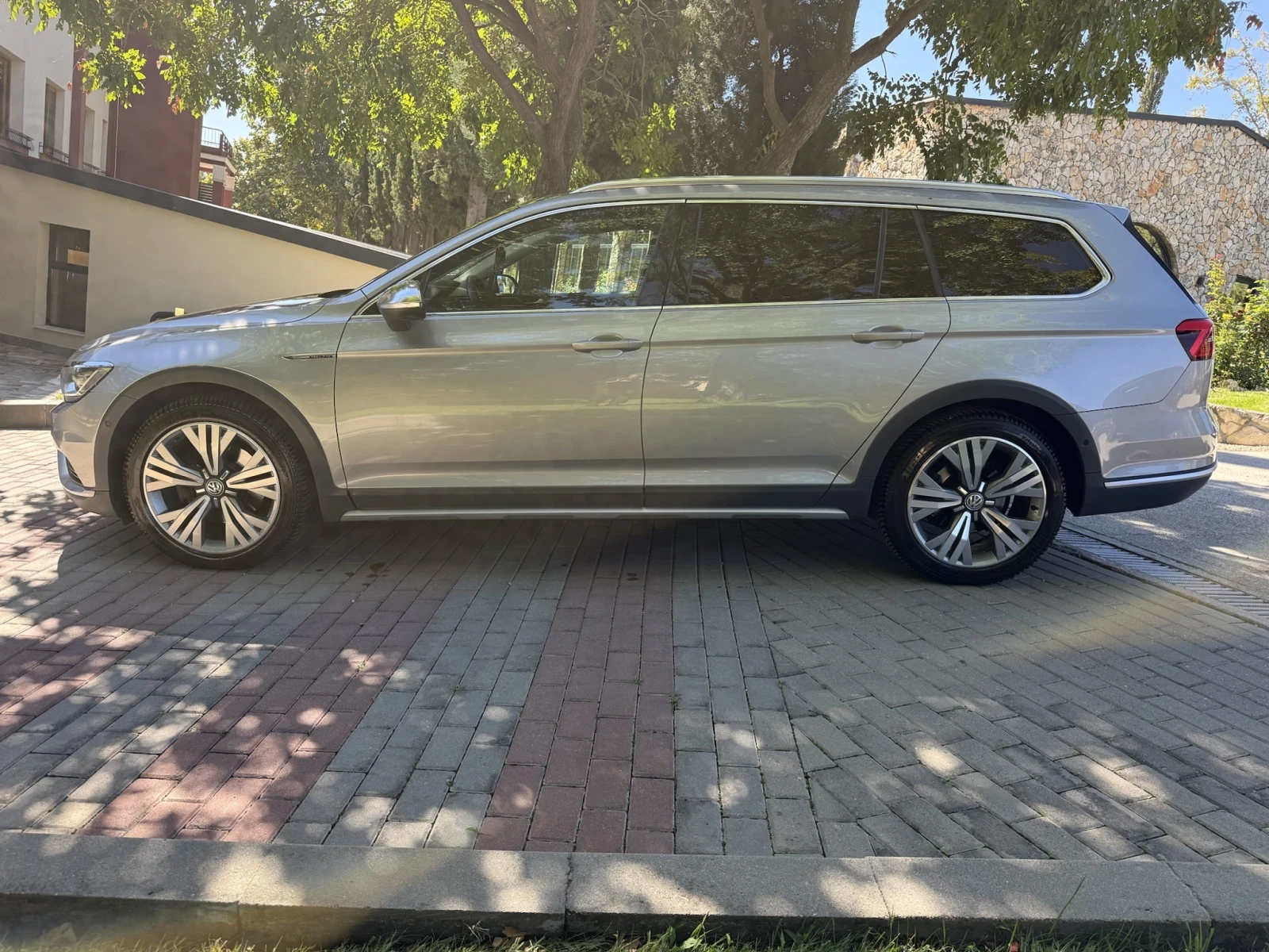 VW Alltrack 2.0TDI 4Motion ТОП Digital Keyless ПАНОРАМА ЛИЗИНГ, снимка 4 - Автомобили и джипове - 56352585