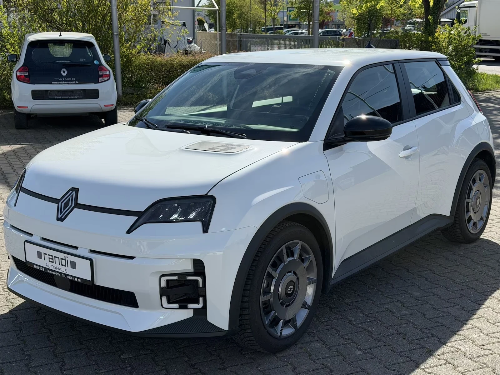 Renault 5 E-Tech Urban Range Evolution Keyless / Winter Pack, снимка 4 - Автомобили и джипове - 54637013