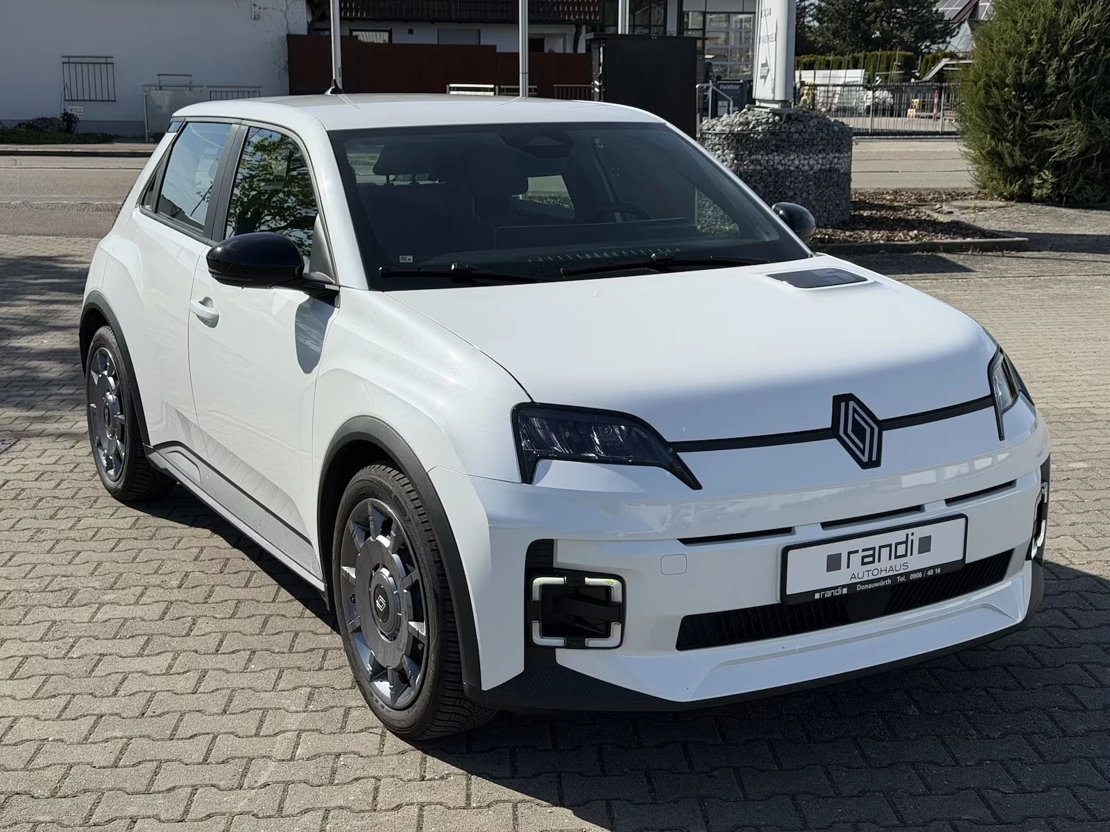 Renault 5 E-Tech Urban Range Evolution Keyless / Winter Pack, снимка 2 - Автомобили и джипове - 54637013