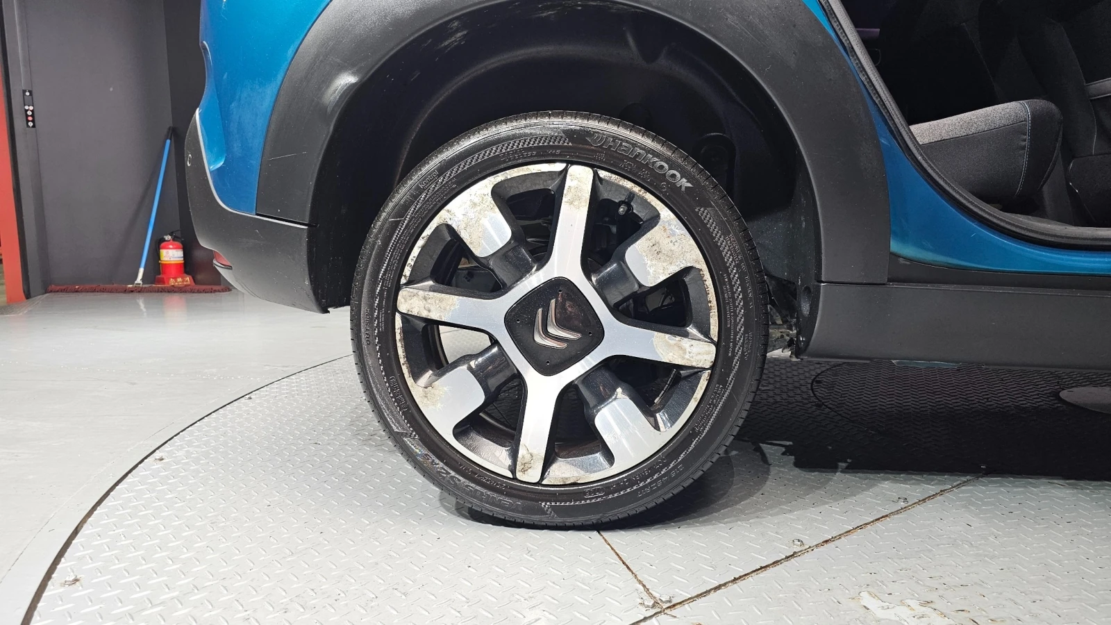 Citroen C4 Cactus 1.6* BlueHDI* Navi* Camera, снимка 9 - Автомобили и джипове - 55324775