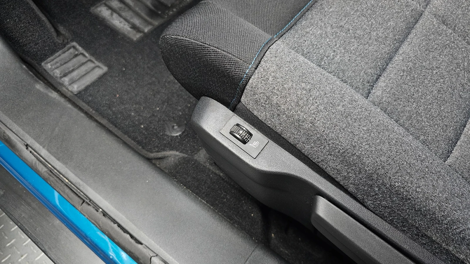 Citroen C4 Cactus 1.6* BlueHDI* Navi* Camera, снимка 16 - Автомобили и джипове - 55324775