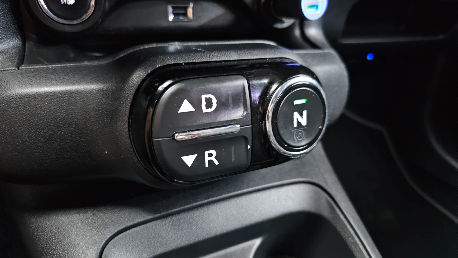 Citroen C4 Cactus 1.6* BlueHDI* Navi* Camera, снимка 13 - Автомобили и джипове - 55324775