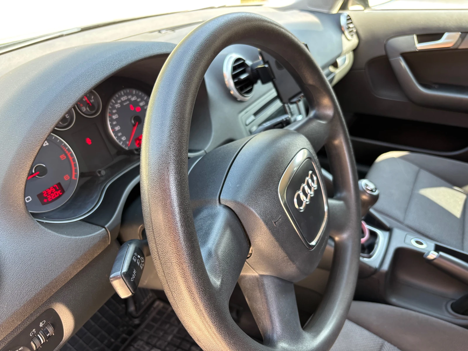 Audi A3 2, 0tdi.140k.180x.kм.ПЕРФЕКТЕН, снимка 11 - Автомобили и джипове - 55571692
