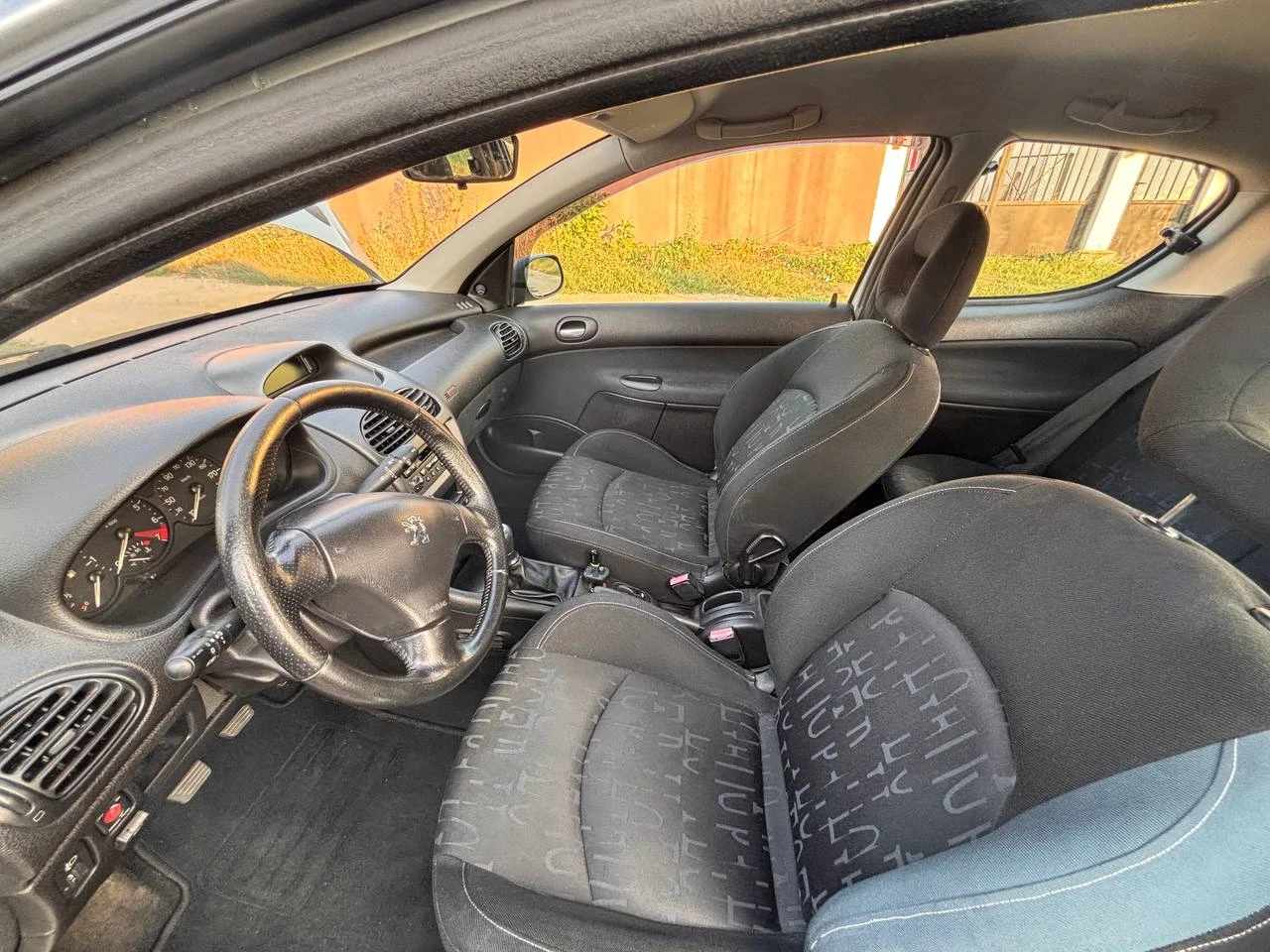 Peugeot 206, снимка 9 - Автомобили и джипове - 55808566