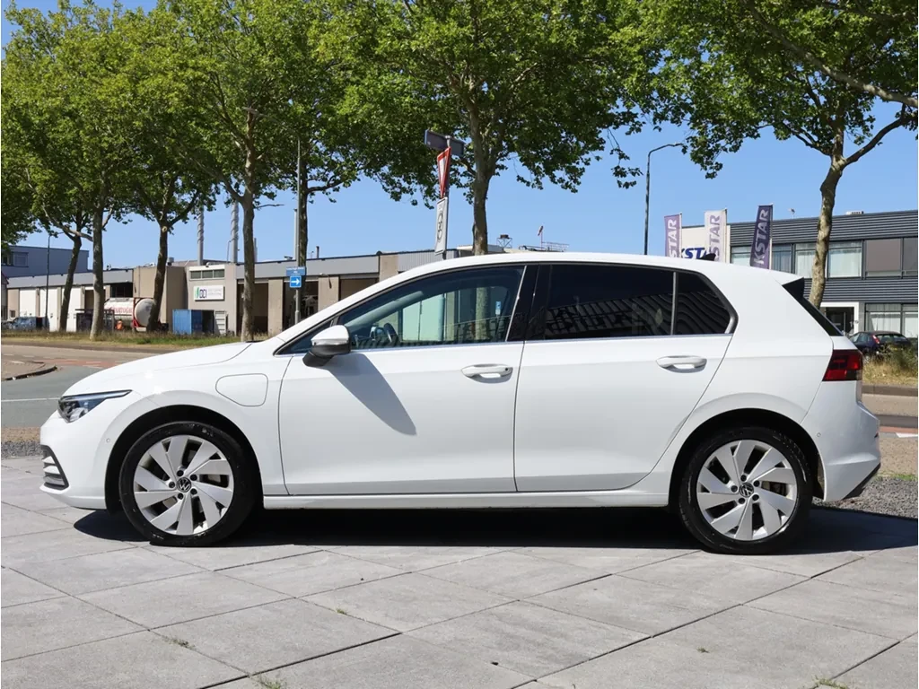 VW Golf 1.4 eHybrid PHEV, снимка 2 - Автомобили и джипове - 56202262
