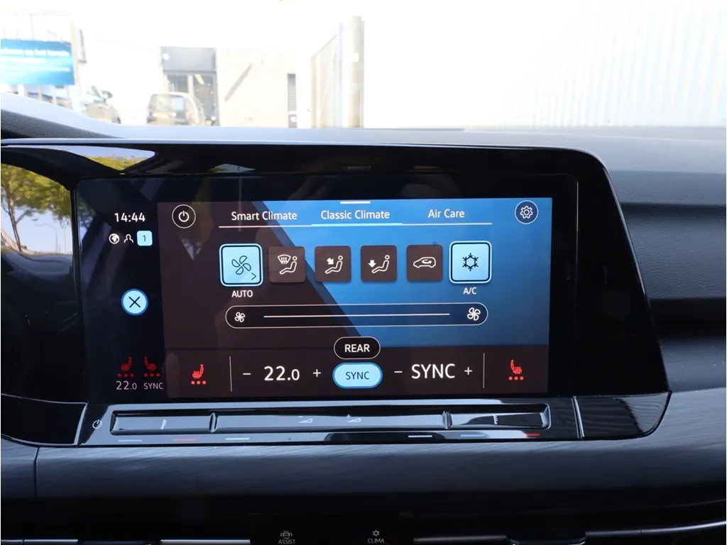 VW Golf 1.4 eHybrid PHEV, снимка 15 - Автомобили и джипове - 56202262