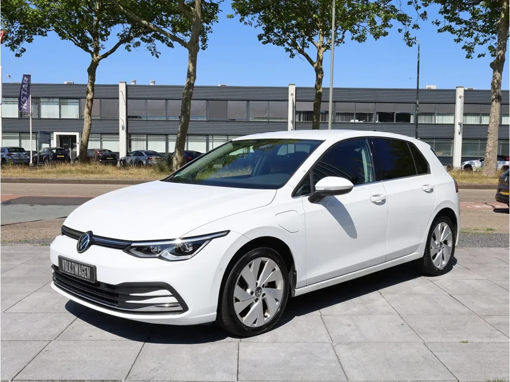 VW Golf 1.4 eHybrid PHEV, снимка 7 - Автомобили и джипове - 56202262