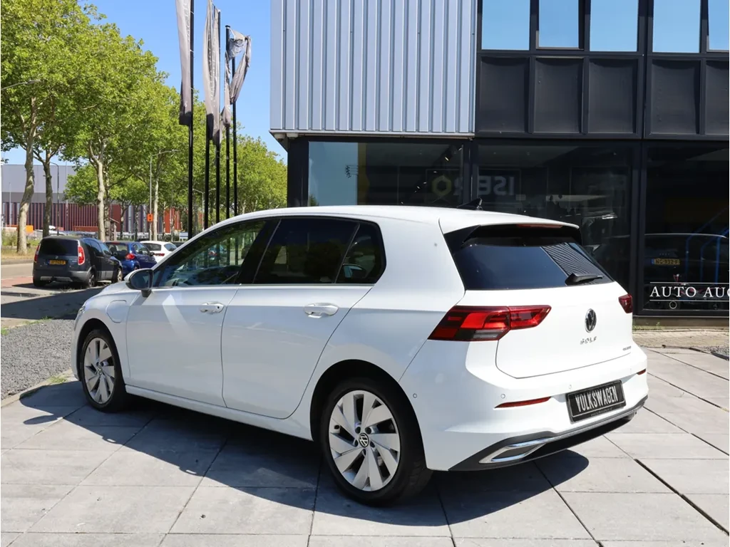 VW Golf 1.4 eHybrid PHEV, снимка 3 - Автомобили и джипове - 56202262