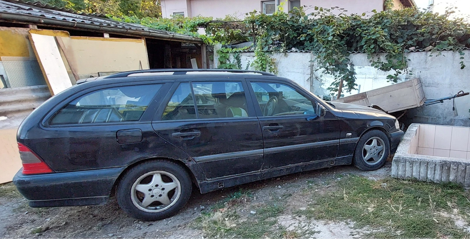Mercedes-Benz C 180, снимка 2 - Автомобили и джипове - 56574519