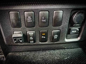 Toyota Fj cruiser 4.0 i V6 Automatic, LPG, А-Trac, Блокаж на диф - 16600 € / 32466.78 лв. - 93420945 11