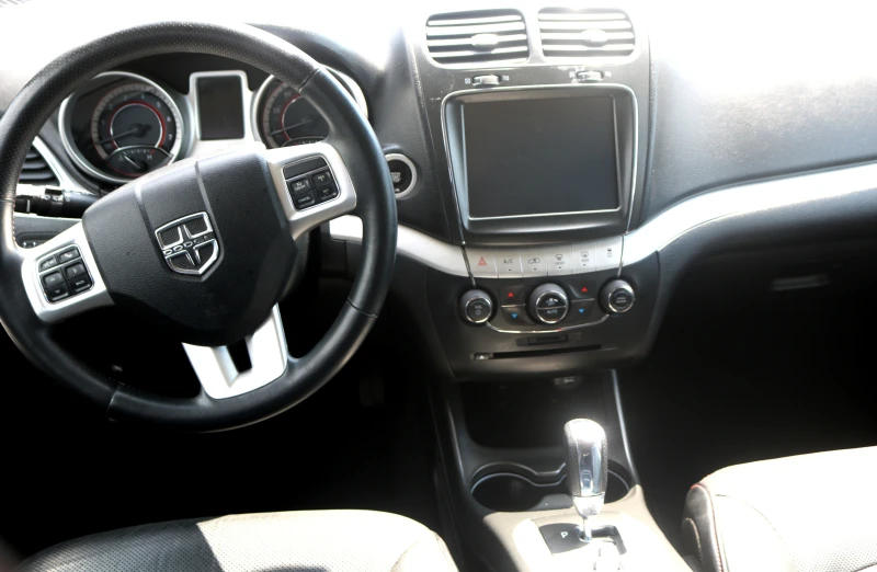 Dodge Journey 3.6 V6 4x4, снимка 9 - Автомобили и джипове - 48200931