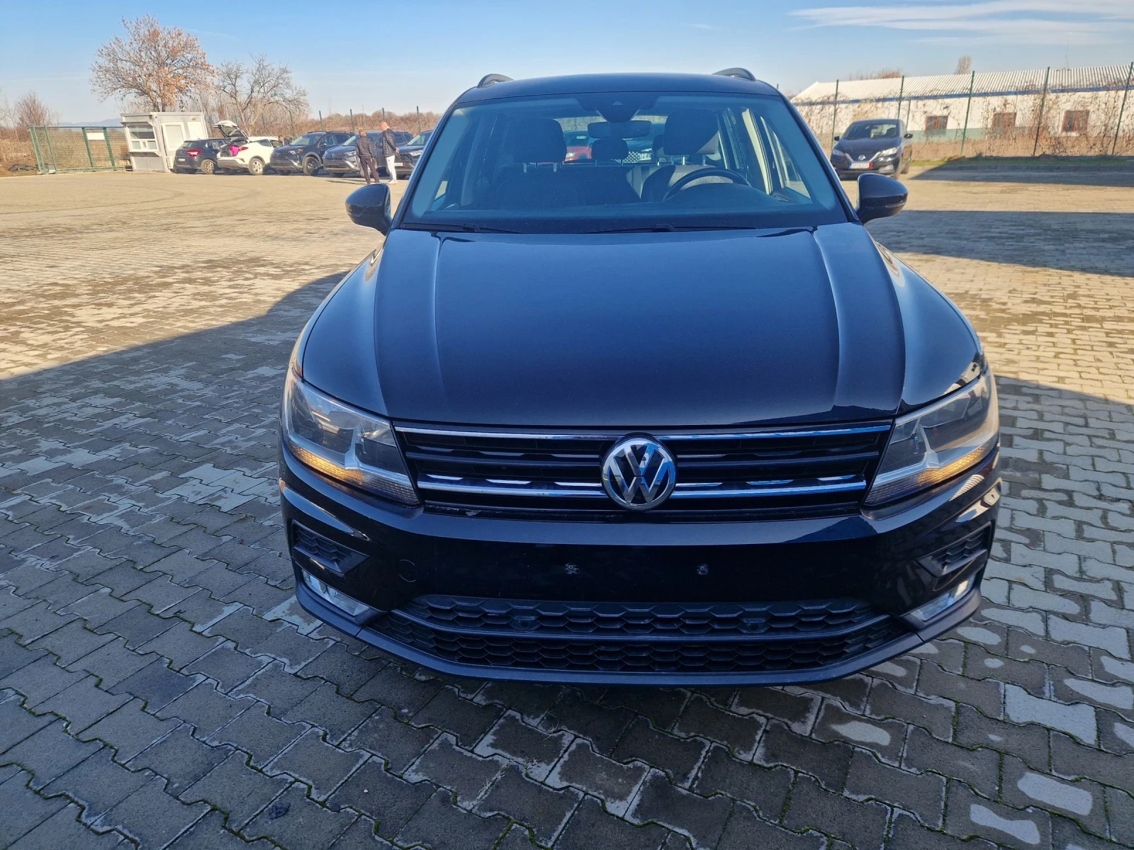 VW Tiguan 2.0i 4x4 автоматик  - изображение 2